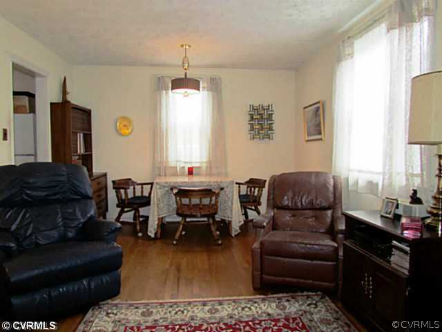1610 Foster Road Richmond, VA 23226 - Photo 3 of 10 Dining Room - Dining Area - off kitchen, hardwood