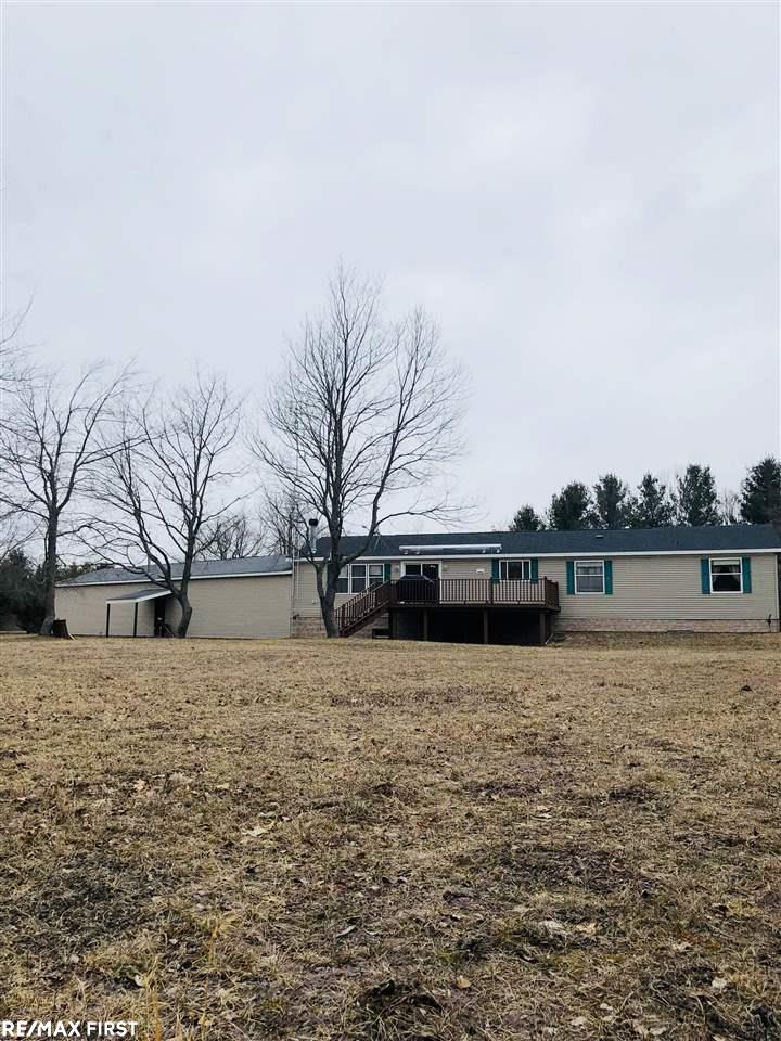 3275 Barnes Lake Road Columbiaville, MI 48421 - Photo 16 of 58 31345774-15.JPG