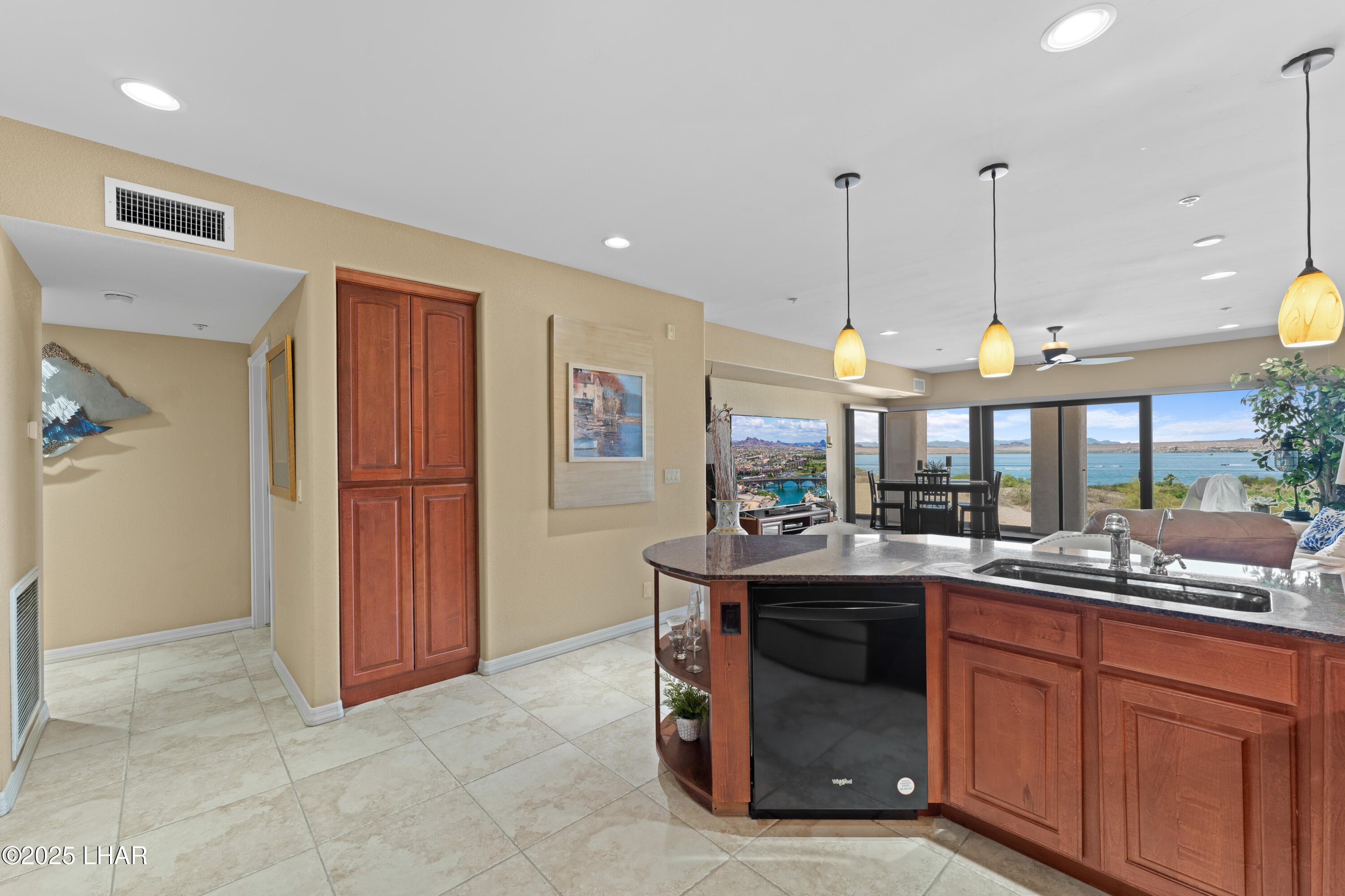 433 London Bridge Road, Unit B202 Lake Havasu City, AZ 86403 - Photo 16 of 63 Full Pantry