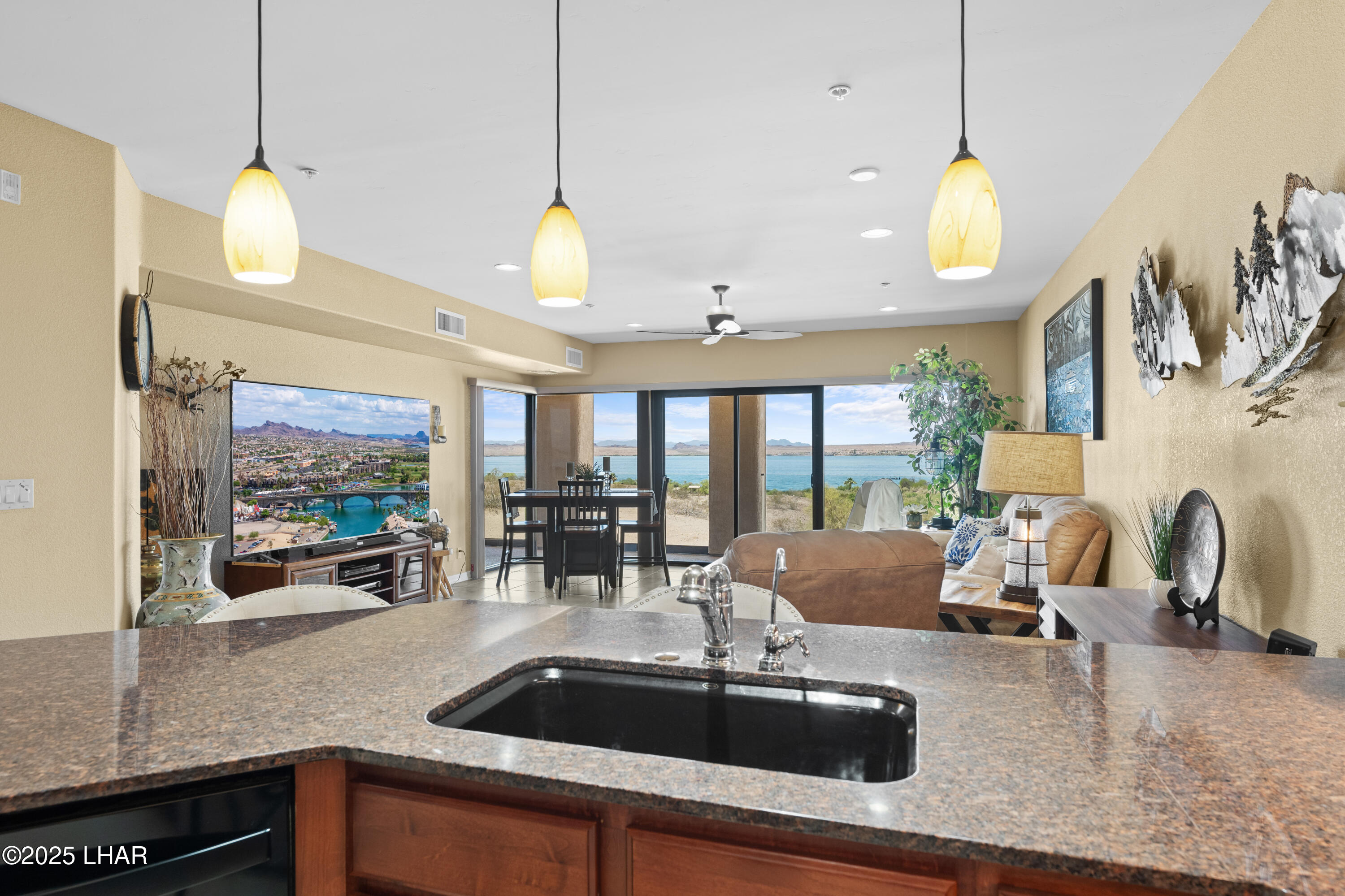 433 London Bridge Road, Unit B202 Lake Havasu City, AZ 86403 - Photo 23 of 63 433 London Bridge Rd 202 5 15 of 40