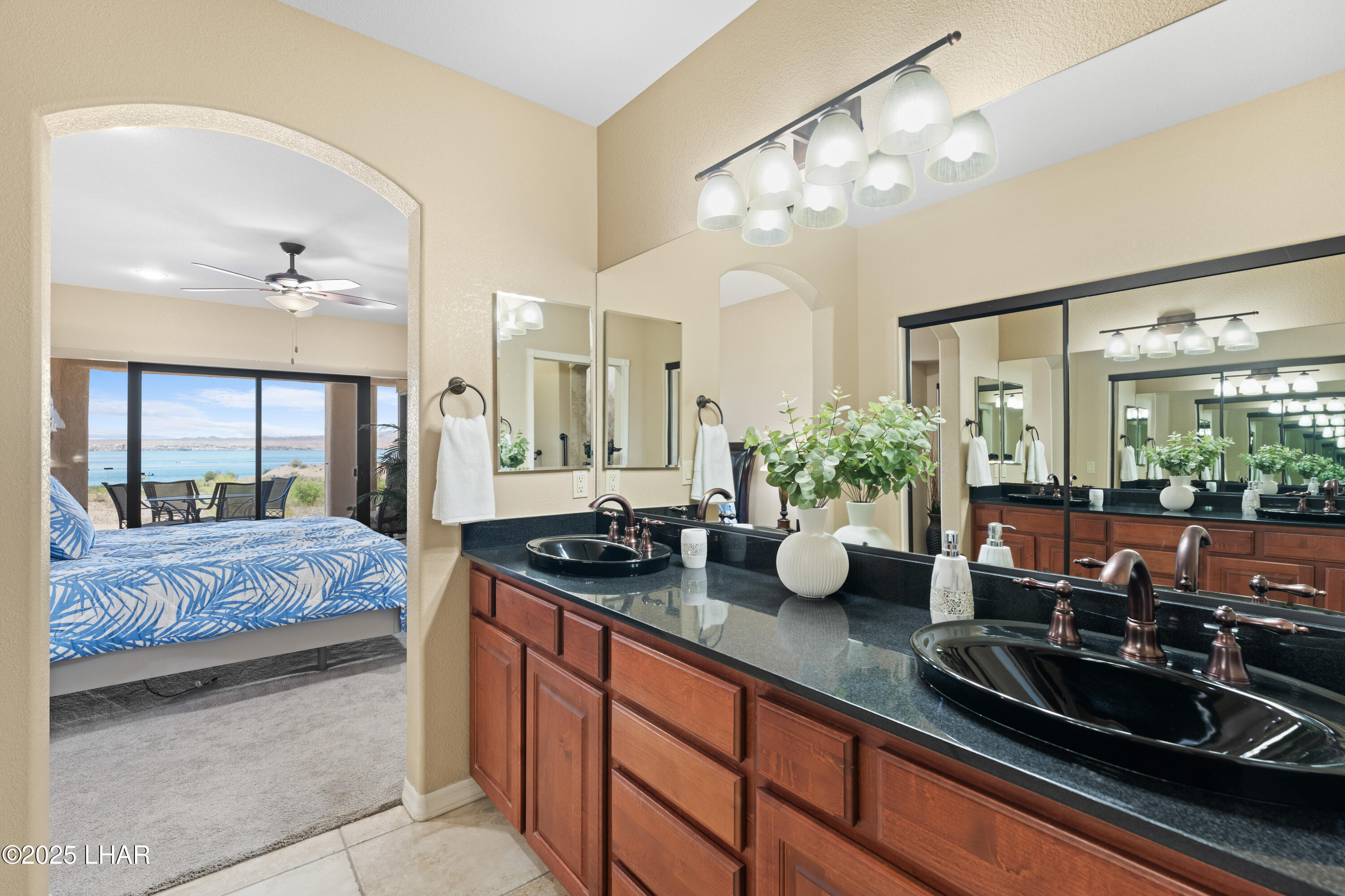433 London Bridge Road, Unit B202 Lake Havasu City, AZ 86403 - Photo 28 of 63 Dual Vanities and Huge Mirrored Closet