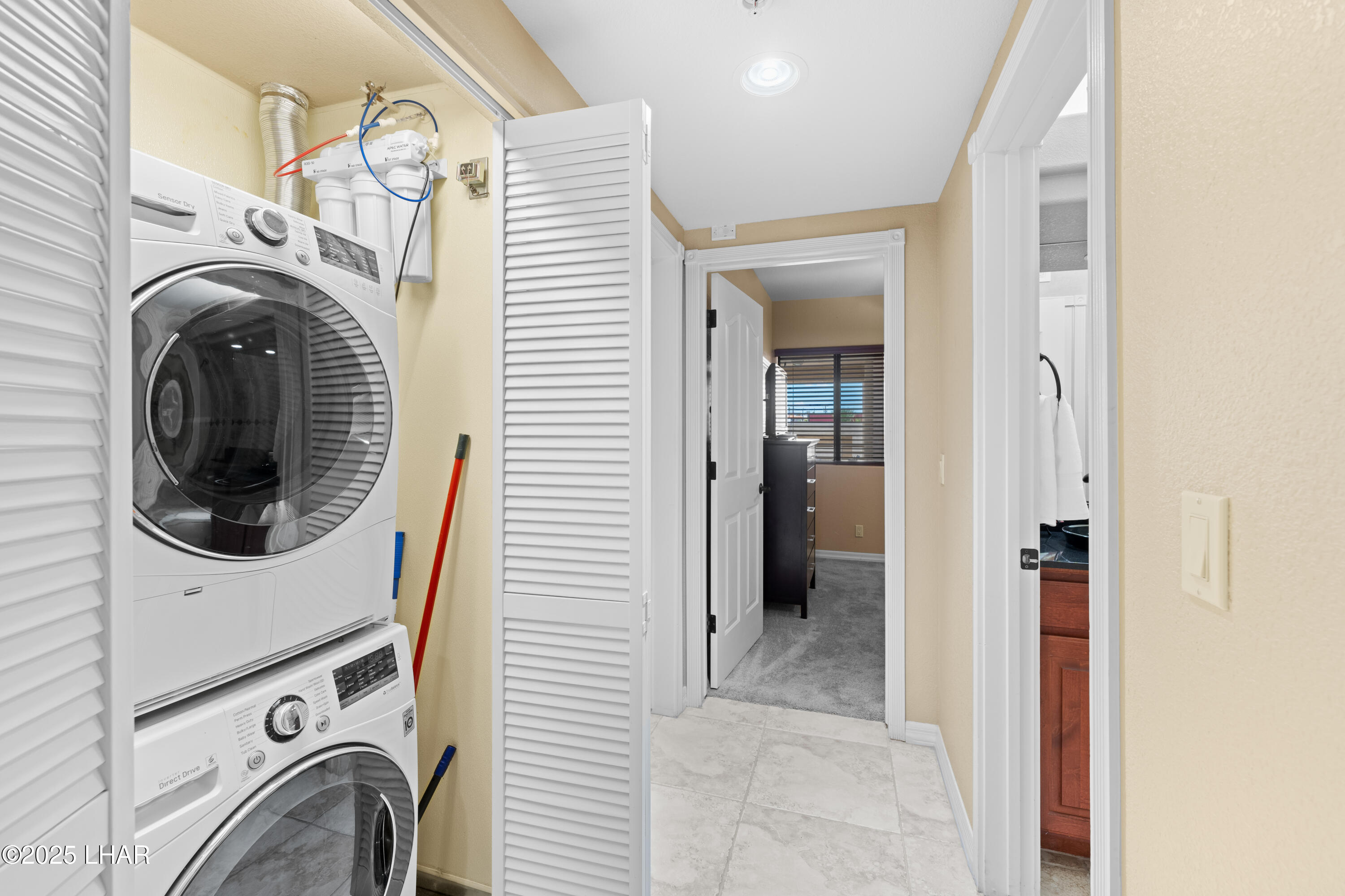 433 London Bridge Road, Unit B202 Lake Havasu City, AZ 86403 - Photo 40 of 63 Full Size Stack Washer-Dryer