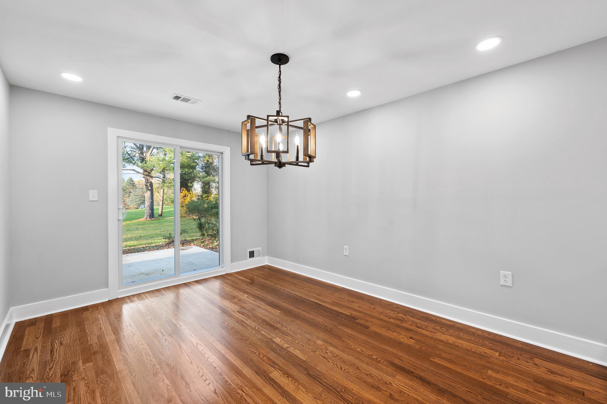 547 Walker Road Wayne, PA 19087 - Photo 11 of 38 Dining Room