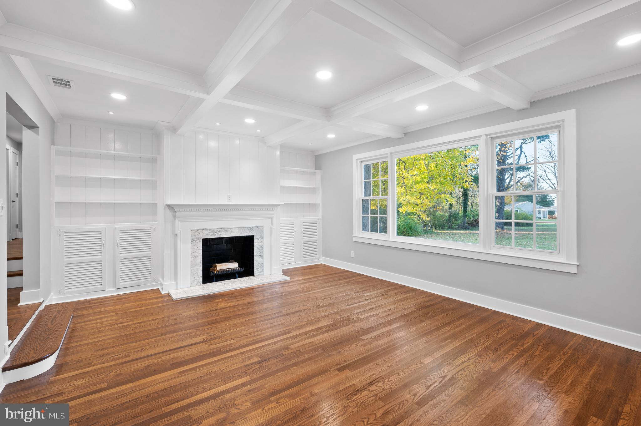 547 Walker Road Wayne, PA 19087 - Photo 14 of 38 Living Room