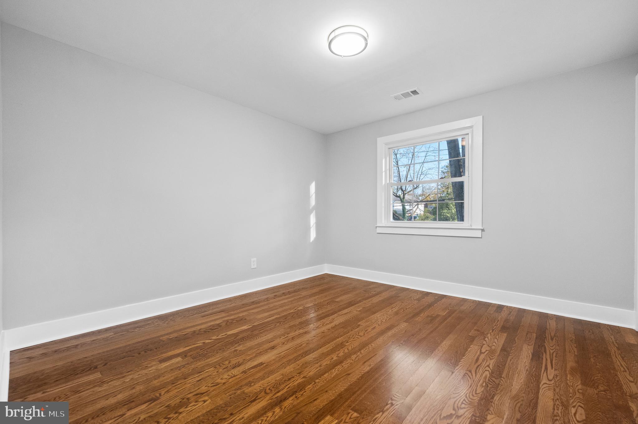 547 Walker Road Wayne, PA 19087 - Photo 26 of 38 Bedroom #3