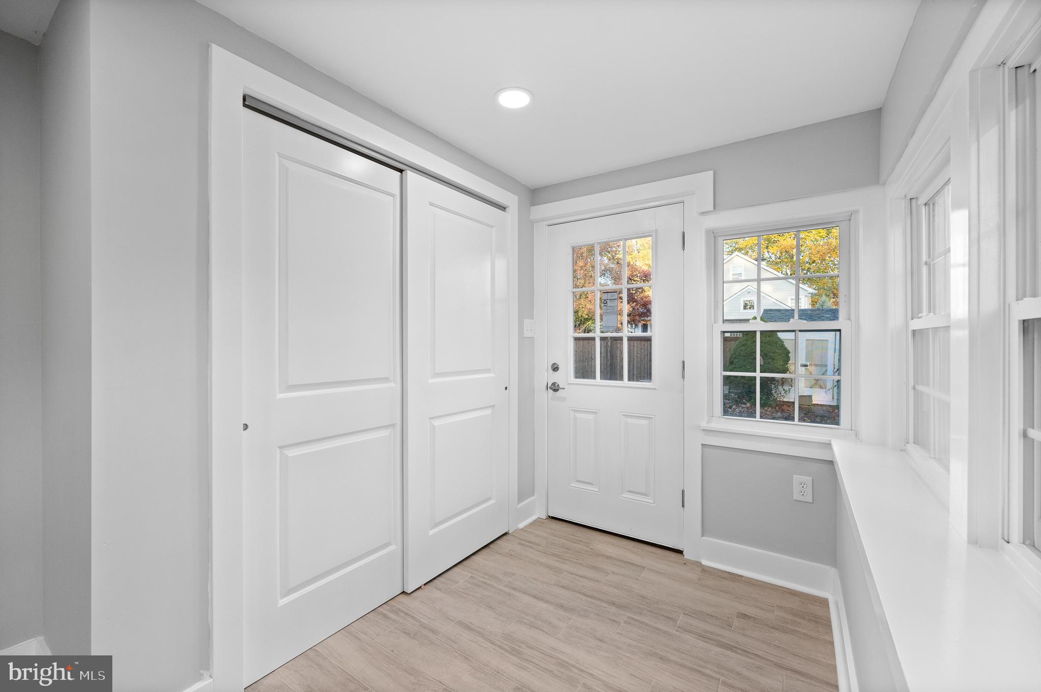 547 Walker Road Wayne, PA 19087 - Photo 28 of 38 Mud Room/ Breezeway