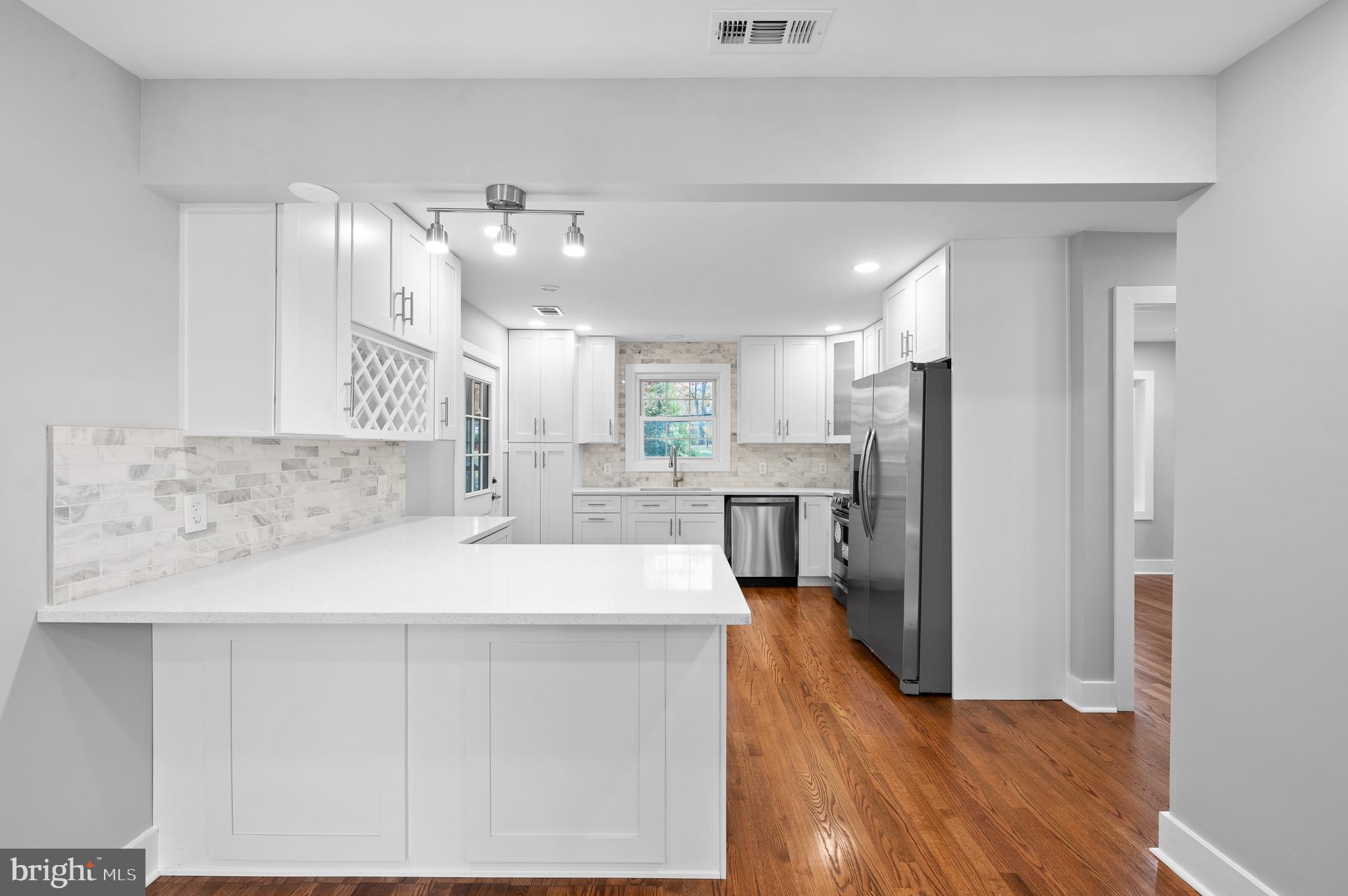 547 Walker Road Wayne, PA 19087 - Photo 4 of 38 Designer Kitchen