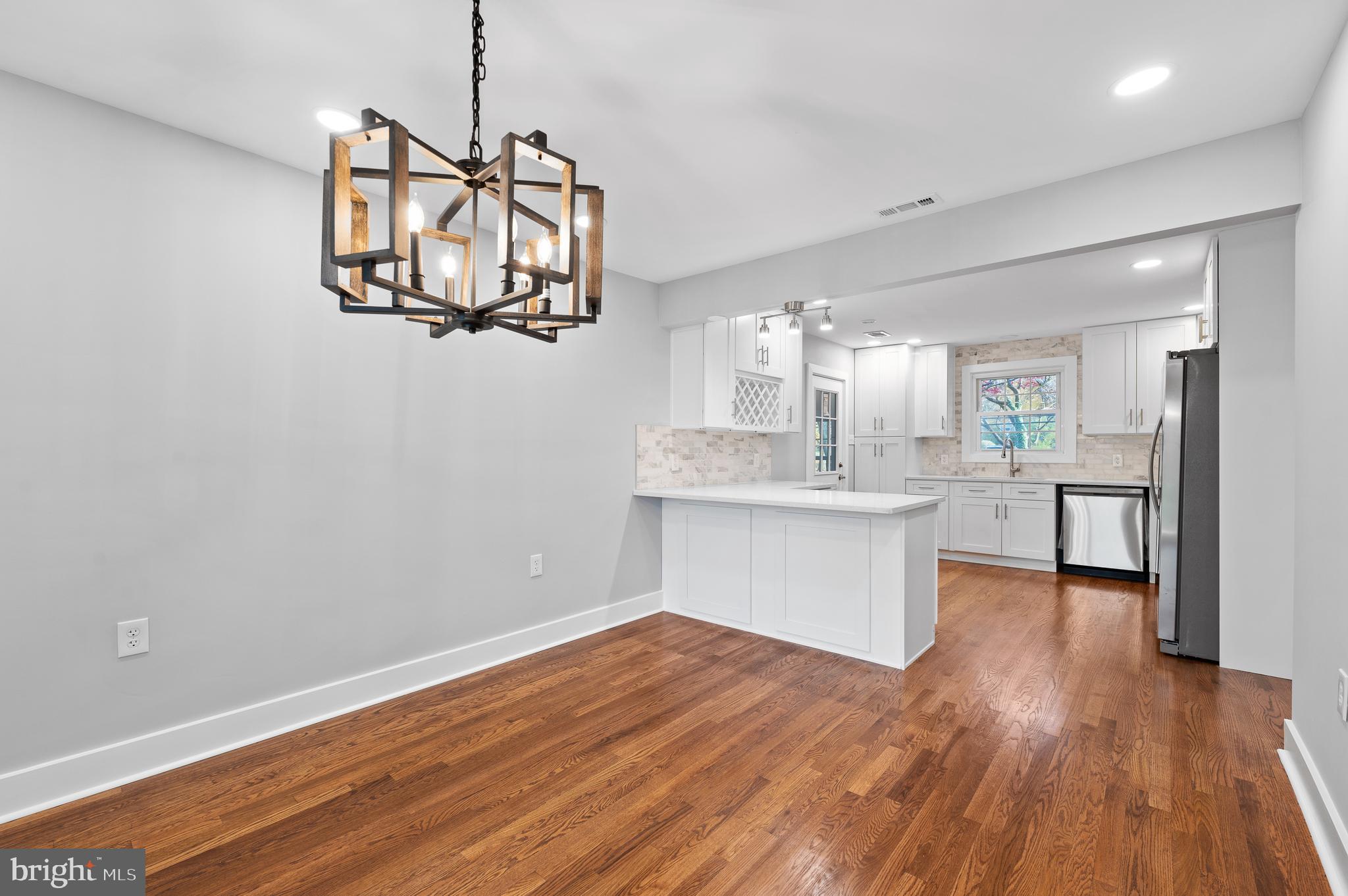 547 Walker Road Wayne, PA 19087 - Photo 8 of 38 Designer Kitchen/Dining Room