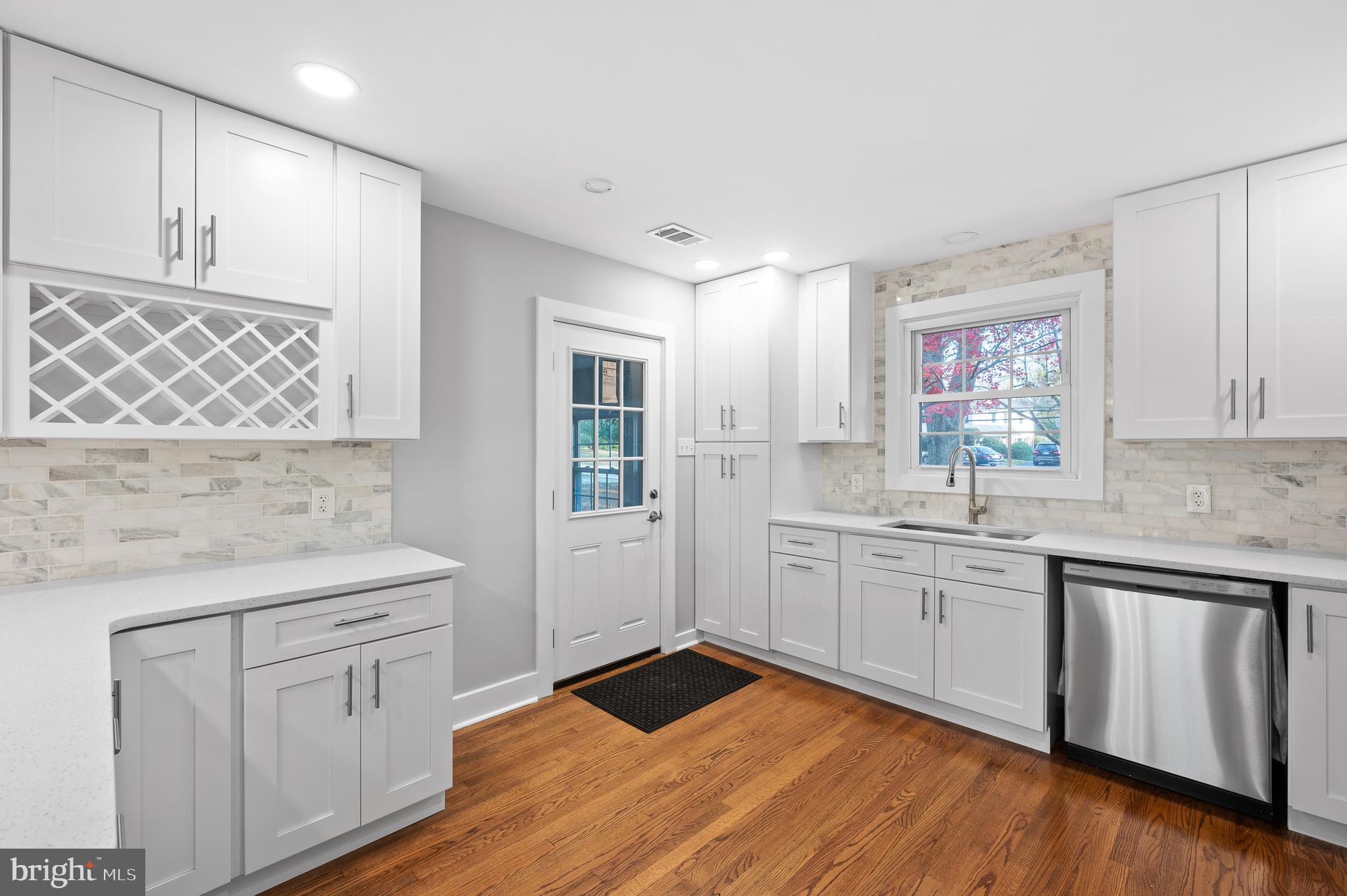 547 Walker Road Wayne, PA 19087 - Photo 9 of 38 Designer Kitchen