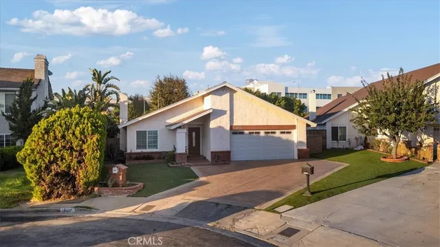 $3,900 | 14915 Harvest Street, Mission Hills, CA 91345