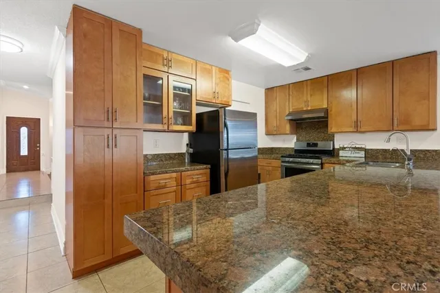 $3,900 | 14915 Harvest Street, Mission Hills, CA 91345