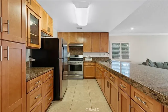 $3,900 | 14915 Harvest Street, Mission Hills, CA 91345