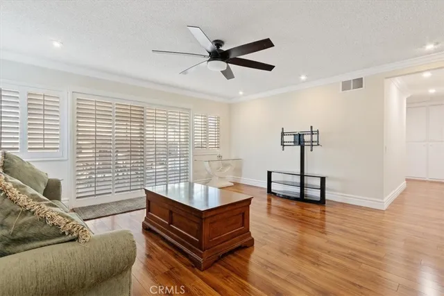 $3,900 | 14915 Harvest Street, Mission Hills, CA 91345