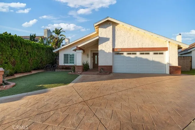 $3,900 | 14915 Harvest Street, Mission Hills, CA 91345