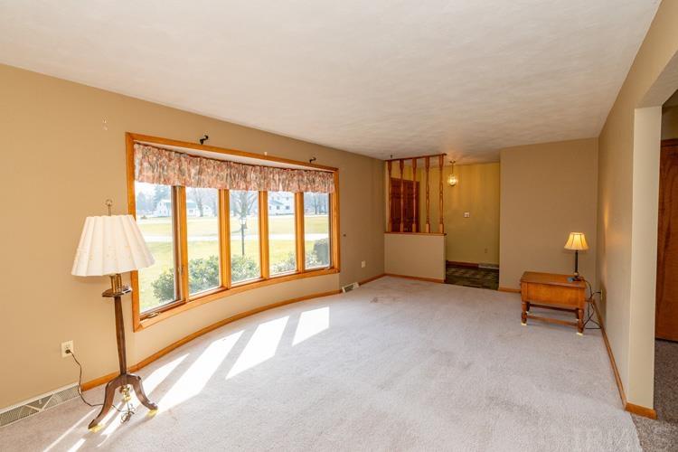 57965 South Apple Road Osceola, IN 46561 - Photo 4 of 36 Gallery Image 4
