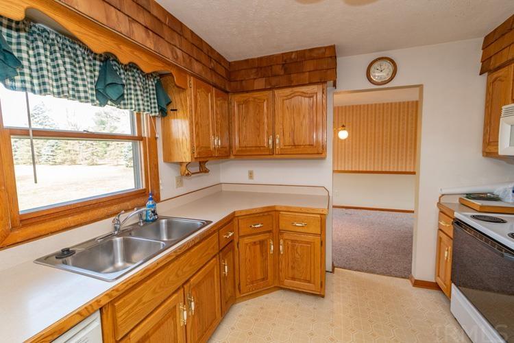 57965 South Apple Road Osceola, IN 46561 - Photo 7 of 36 Gallery Image 7