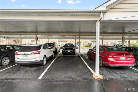 $275,000 | 2 Monarch Trace Court, Unit 108, Chesterfield, MO 63017