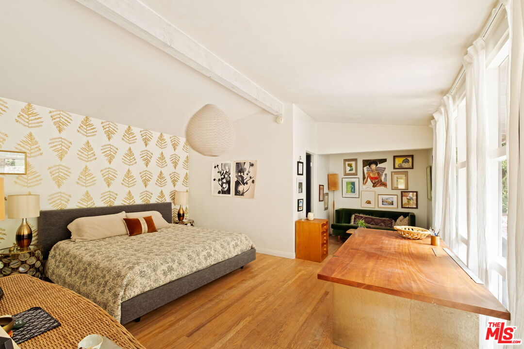 3376 Mandeville Canyon Road Los Angeles, CA 90049 - Photo 14 of 20