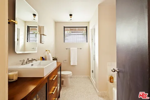 $2,395,000 | 3376 Mandeville Canyon Road, Los Angeles, CA 90049