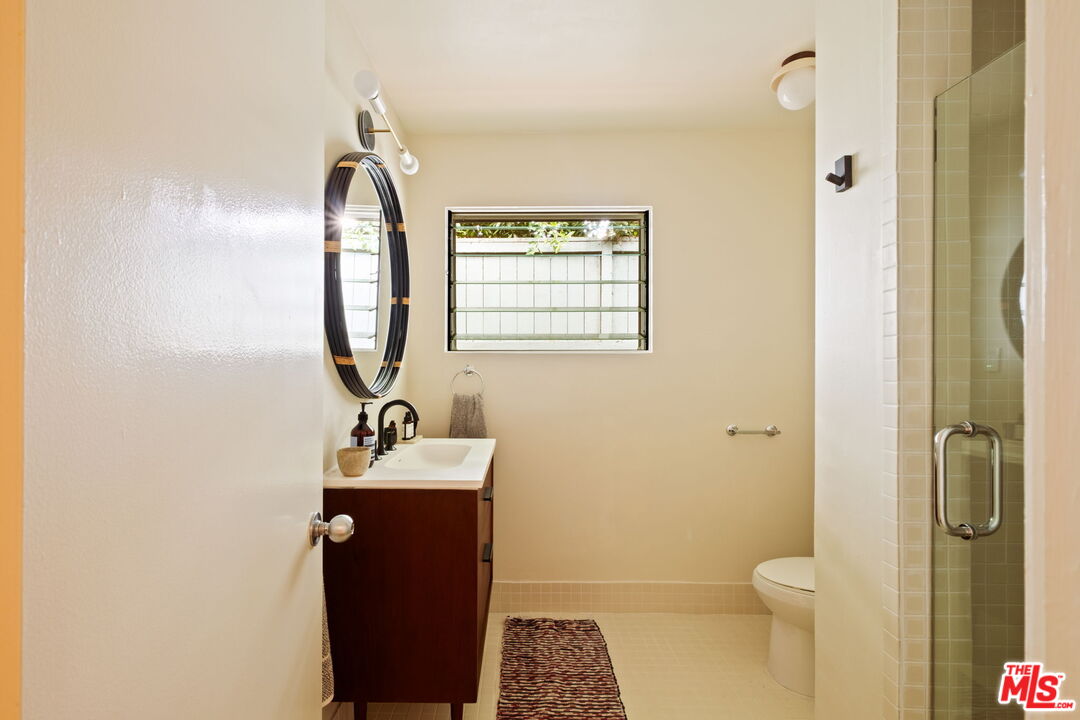 3376 Mandeville Canyon Road Los Angeles, CA 90049 - Photo 18 of 20