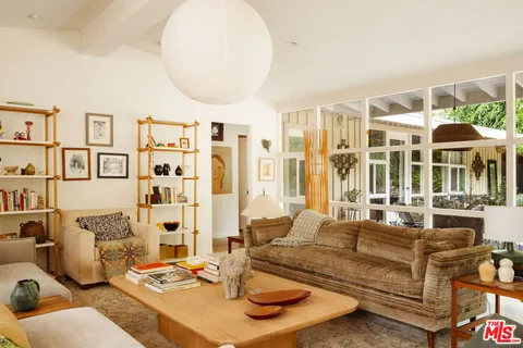 $2,395,000 | 3376 Mandeville Canyon Road, Los Angeles, CA 90049