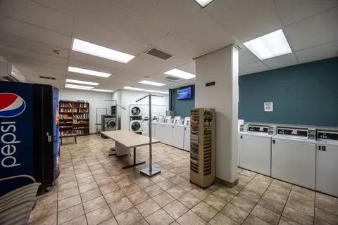 $2,237 | 55 West Chestnut Street, Unit 2106, Chicago, IL 60610
