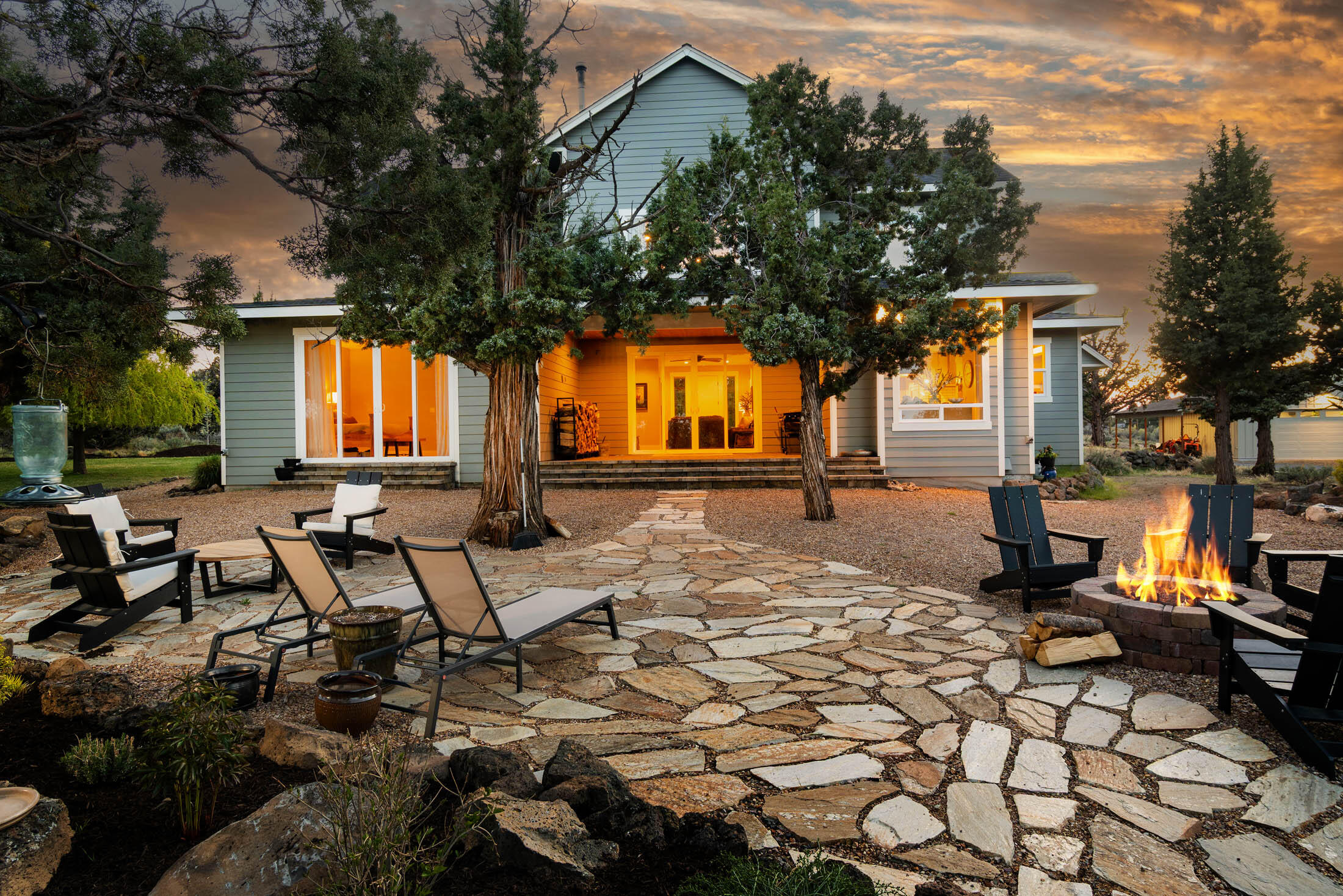 23160 Rickard Road Bend, OR 97702 - Photo 31 of 48 Large rear entertaining or relaxing area and rear patio