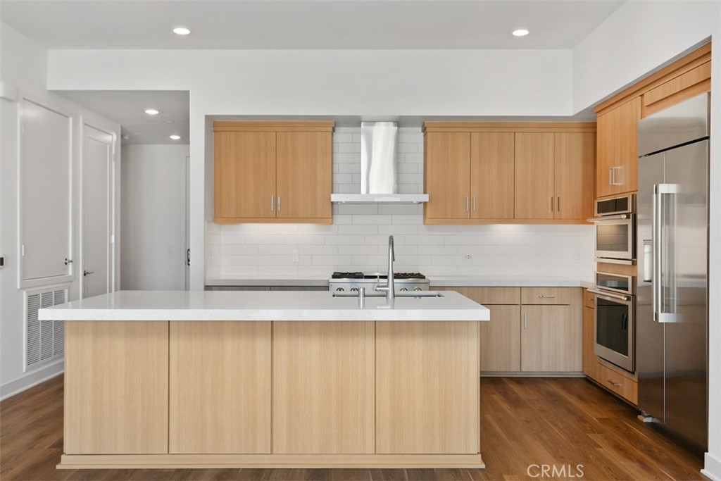 1407 Rivington Irvine, CA 92612 - Photo 5 of 34 Kitchen
