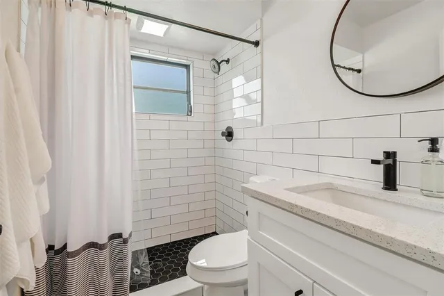 $389,999 | 4711 Forest Glen Drive, North Fort Myers, FL 33903