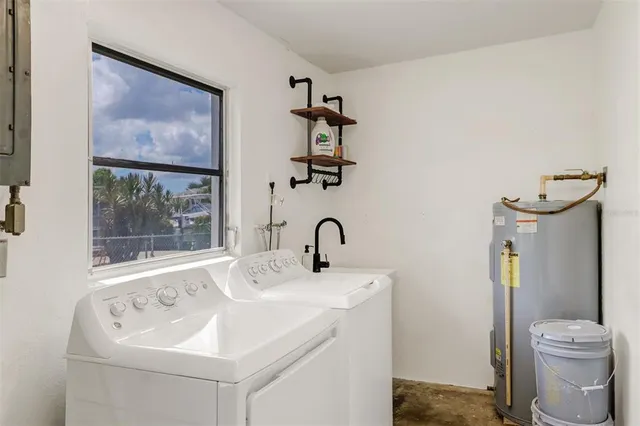 $389,999 | 4711 Forest Glen Drive, North Fort Myers, FL 33903