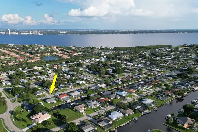 $389,999 | 4711 Forest Glen Drive, North Fort Myers, FL 33903