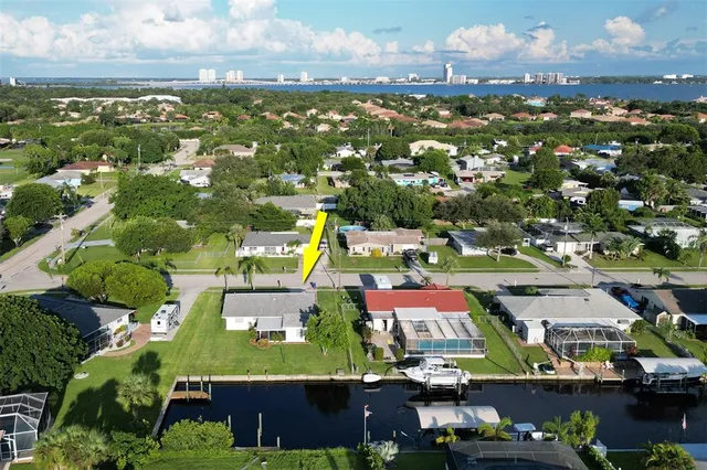 $389,999 | 4711 Forest Glen Drive, North Fort Myers, FL 33903