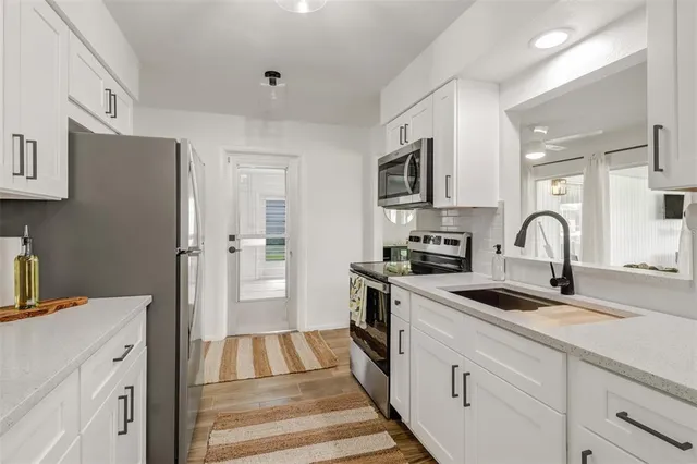 $389,999 | 4711 Forest Glen Drive, North Fort Myers, FL 33903