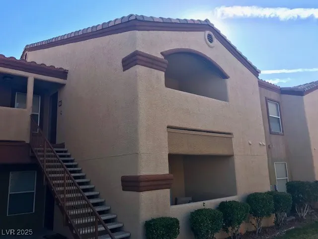 $1,175 | 5055 West Hacienda Avenue, Unit 2210, Las Vegas, NV 89118