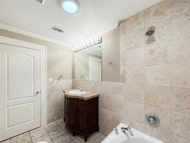 $2,695 | 2415 Durwood Street, Unit A, Austin, TX 78704