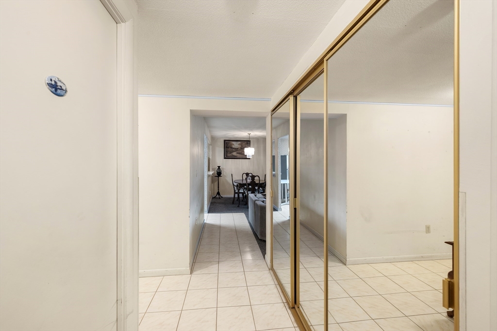 402 Paradise Road, Unit U: 3Q Swampscott, MA 01907 - Photo 17 of 36