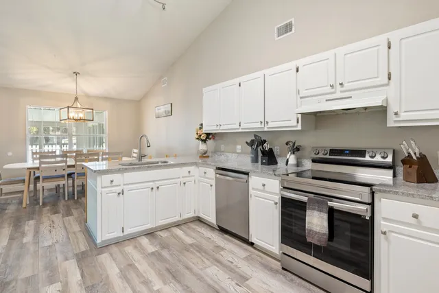 $530,000 | 2005 Cardinal Lane, Navarre, FL 32566