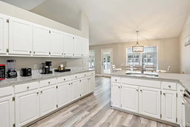 $530,000 | 2005 Cardinal Lane, Navarre, FL 32566