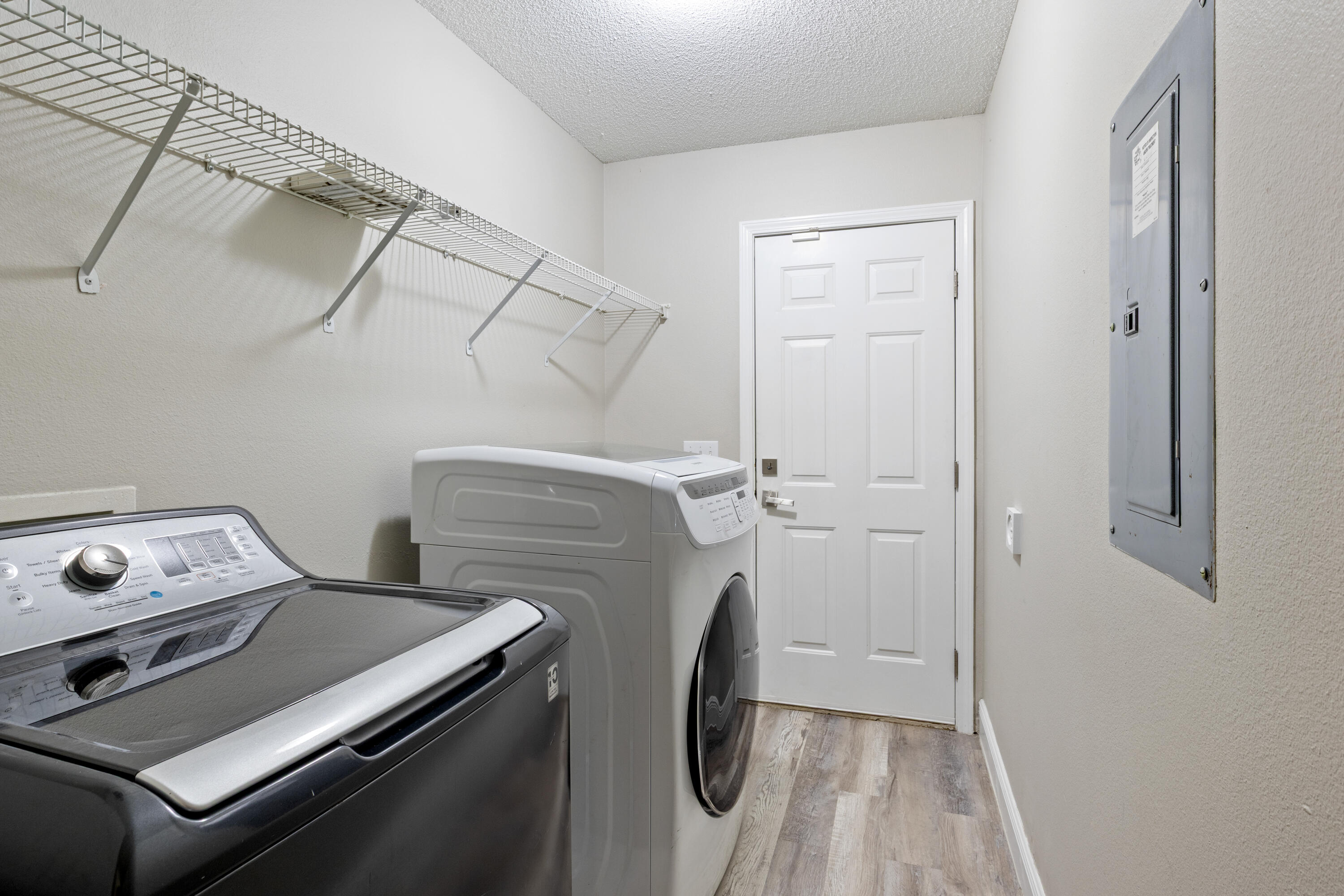 2005 Cardinal Lane Navarre, FL 32566 - Photo 25 of 37 a utility room with dryer and washer