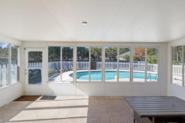 $530,000 | 2005 Cardinal Lane, Navarre, FL 32566