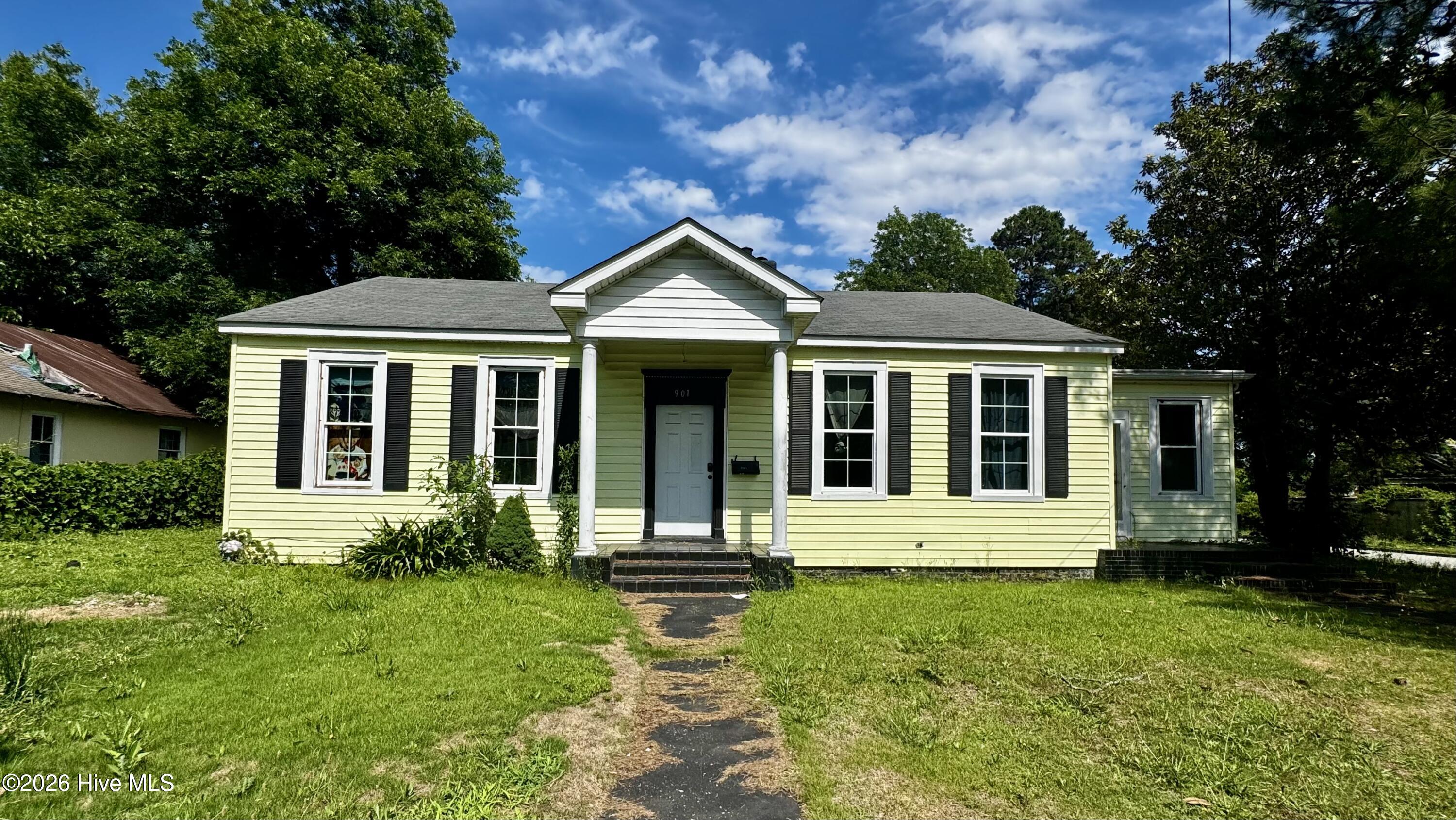 901 College Street Kinston, NC 28501 - Photo 1 of 19