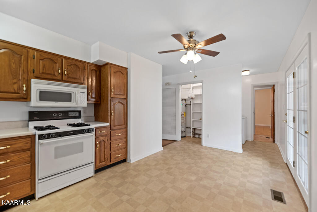 504 Robertsville Road Oak Ridge, TN 37830 - Photo 6 of 20 Eat in Kitchen