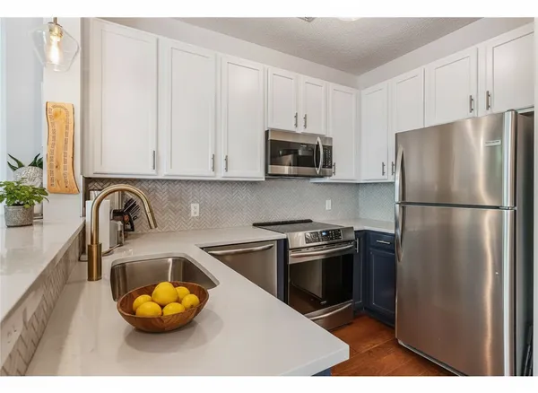 $2,695 | 615 North 1st Street, Unit 115, Minneapolis, MN 55401