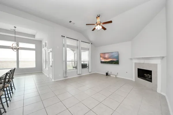 $317,500 | 12 Montecito Lane, Manvel, TX 77578