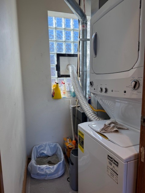 3330 West Evergreen Avenue Chicago, IL 60651 - Photo 9 of 16 a room with storage and utility