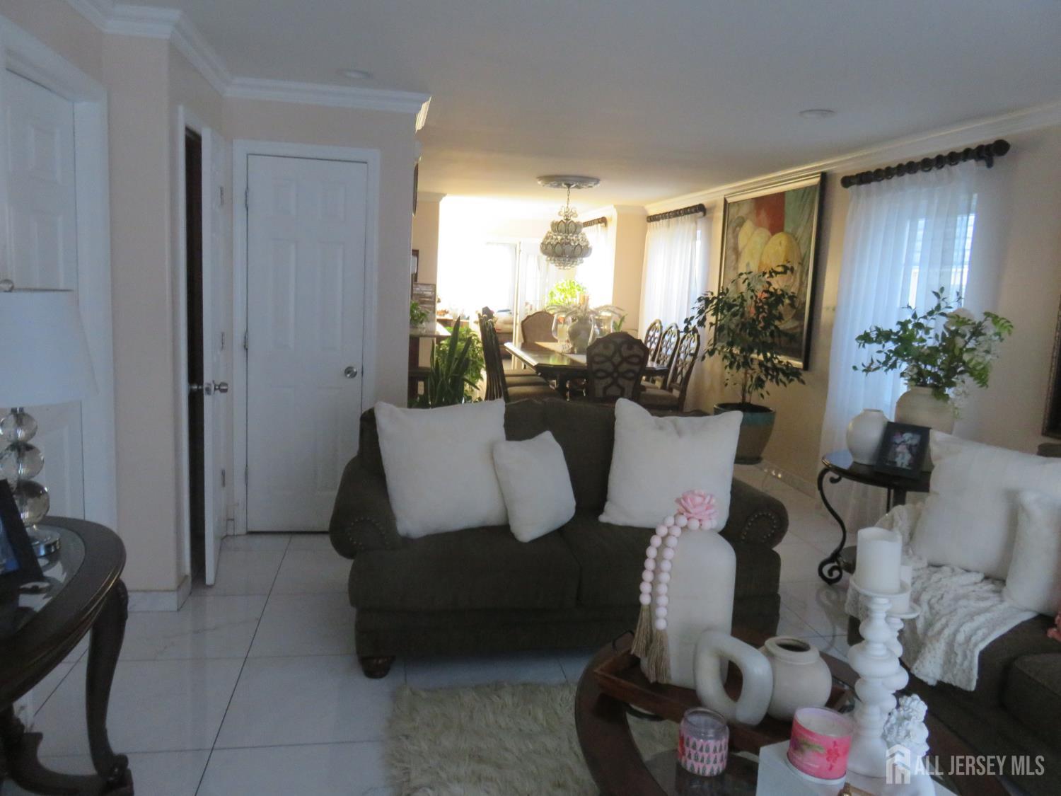 336 Sutton Street Perth Amboy, NJ 08861 - Photo 2 of 8