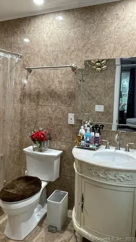 $3,500 | 994 Bunker Hill Avenue, Waterbury, CT 06708