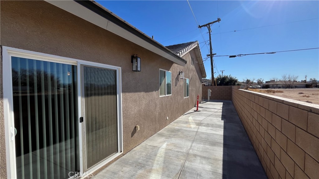 20125 Zuni Road Apple Valley, CA 92307 - Photo 11 of 19 a view of a balcony