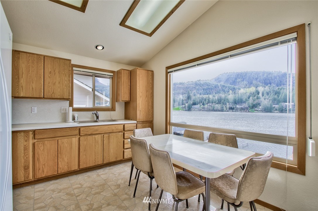 18828 Sulfur Springs Road Mount Vernon, WA 98274 - Photo 8 of 23 Gallery Image 8
