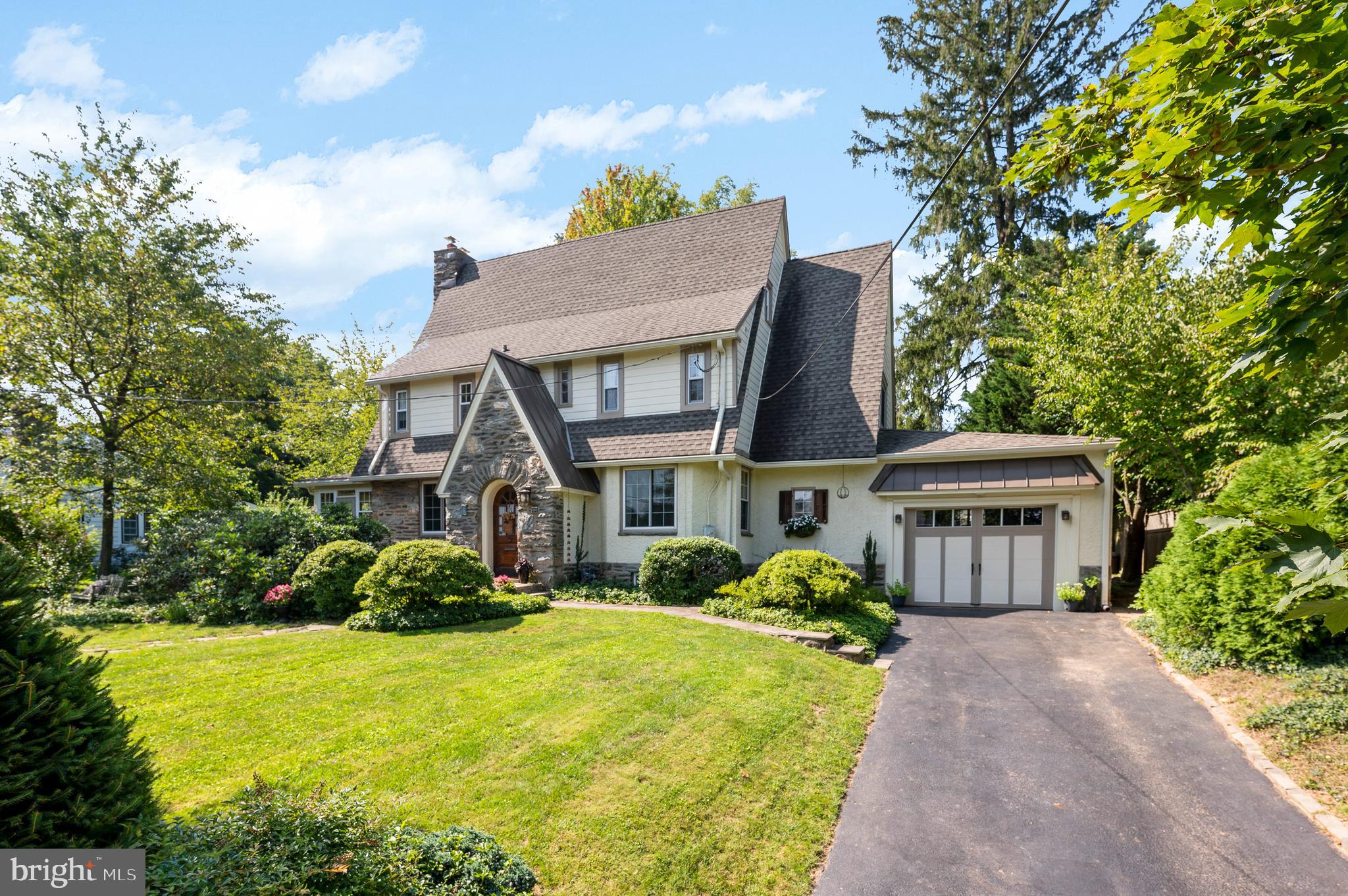 232 Walnut Road Wayne, PA 19087 - Photo 2 of 35 Beautiful Stone & Hardi-Board Exterior